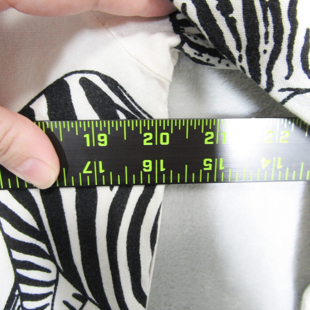 Jane And Delancey Shirt Size Medium Womens Zebra Print Button Down Long Sleeve - Picture 4 of 8